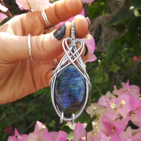 Hand Crafted Jewelry - OOAK sheavah labradorite pendant
